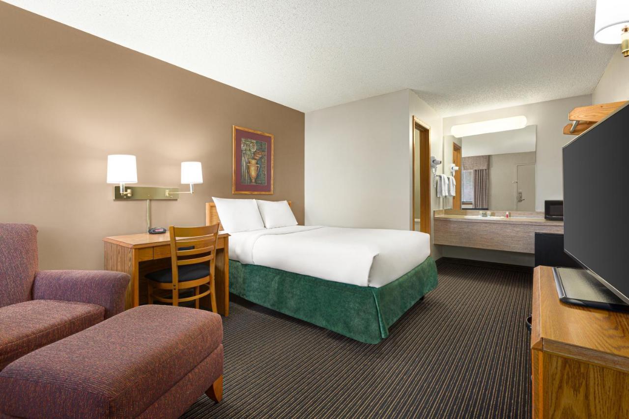 Travelodge By Wyndham Wellington Екстериор снимка