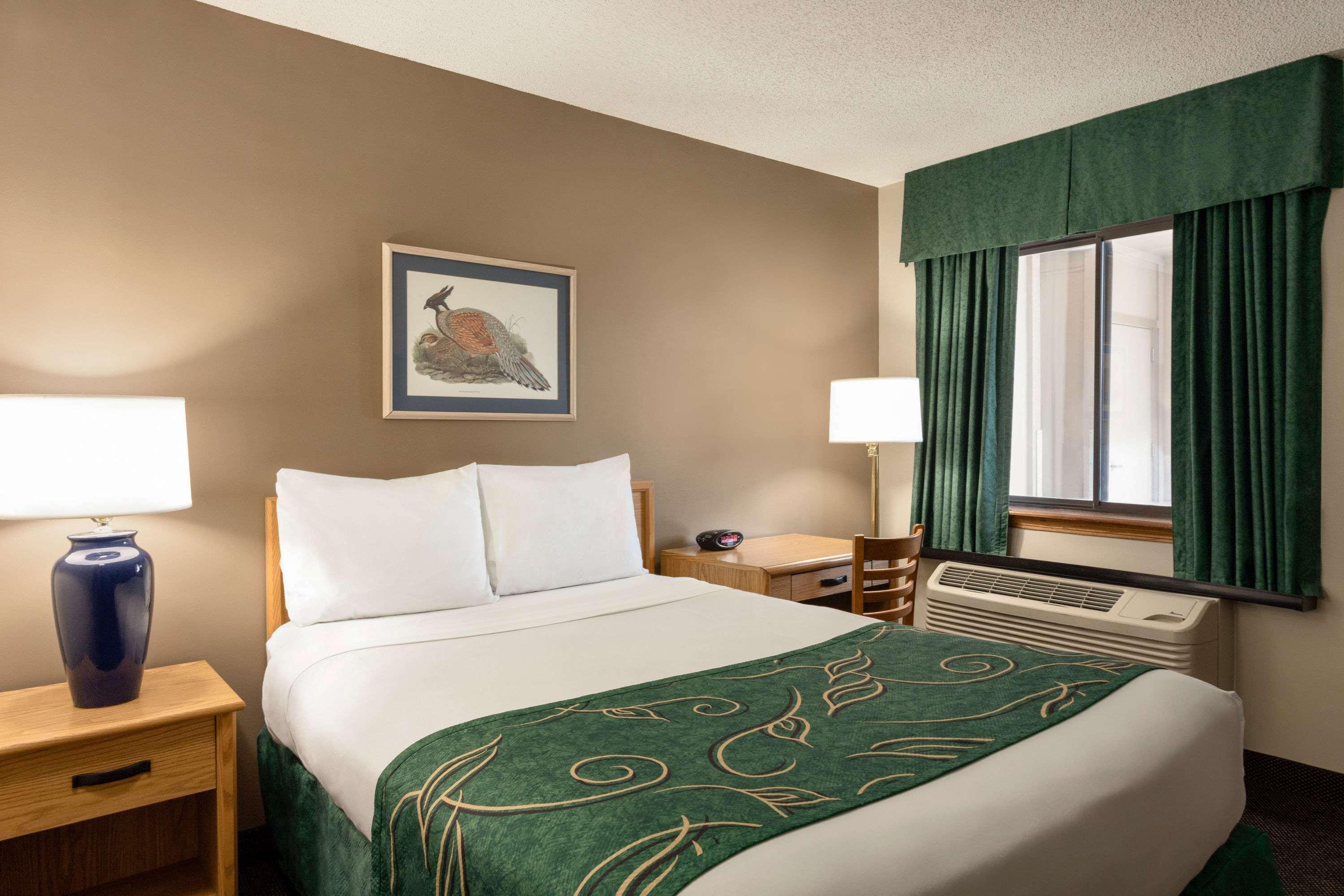 Travelodge By Wyndham Wellington Екстериор снимка
